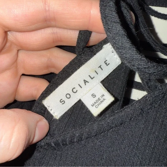 Black top with striping detail - Picture 3 of 4